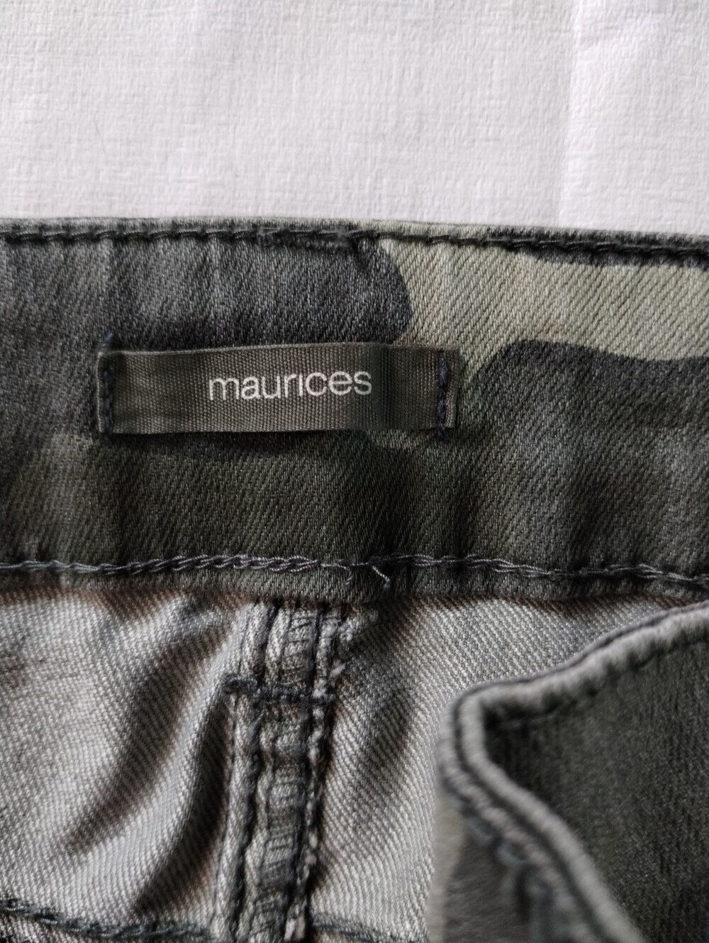 Maurices Olive Green Camo Skinny Jeans Size (L) - Picture 10 of 11